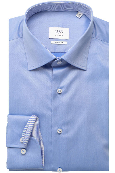 Camicia Eterna MODERN FIT TWILL azzurro con Kent classico collar in taglio moderno