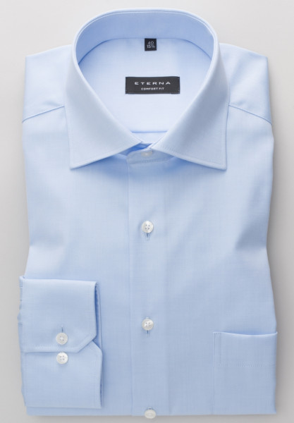 Camisa Eterna COMFORT FIT TWILL azul claro con cuello Clásico Kent de corte clásico