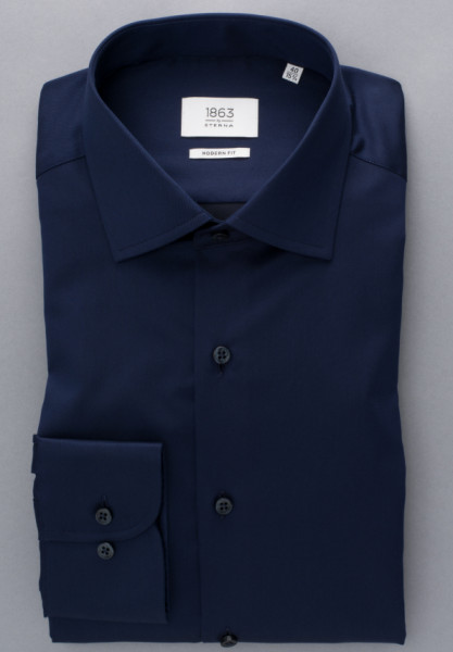 Camisa Eterna MODERN FIT TWILL azul oscuro con cuello Clásico Kent de corte moderno